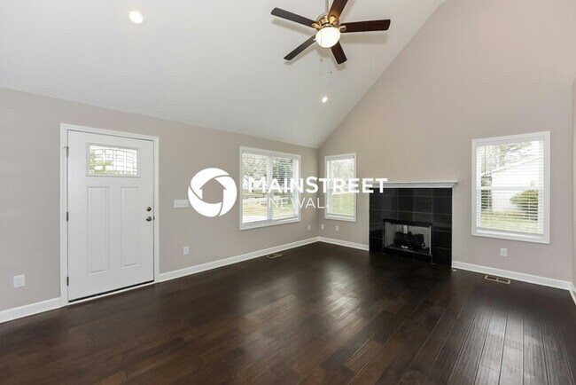 3 Bedroom Pet-Friendly Home in Gallatin, TN with Main Street Renewal