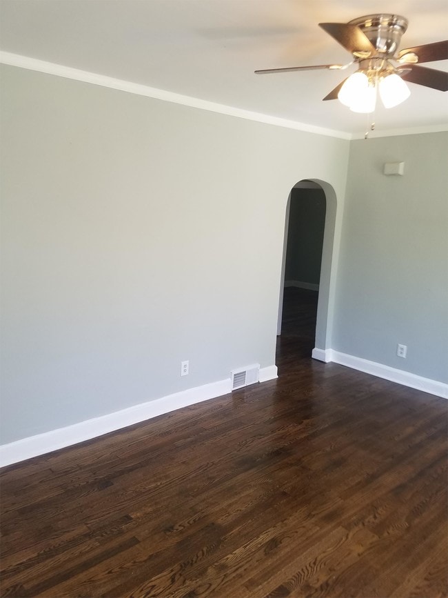 Photo - 215 W 3rd St