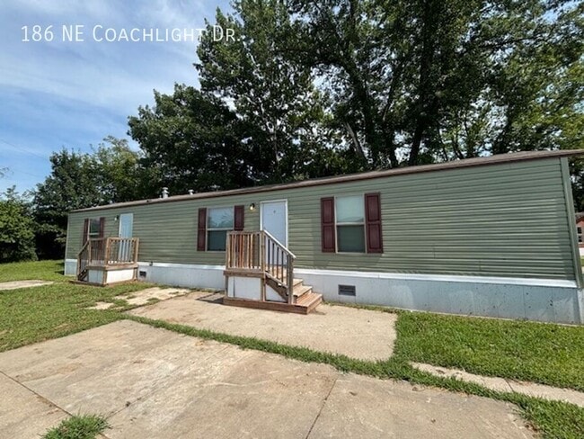 Photo - 186 Coachlight Dr