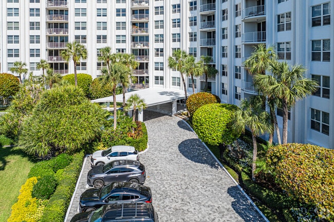 Entrance - Harbour House of Palm Beach