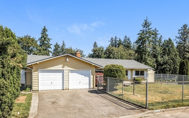 Building Photo - East Hill Rambler