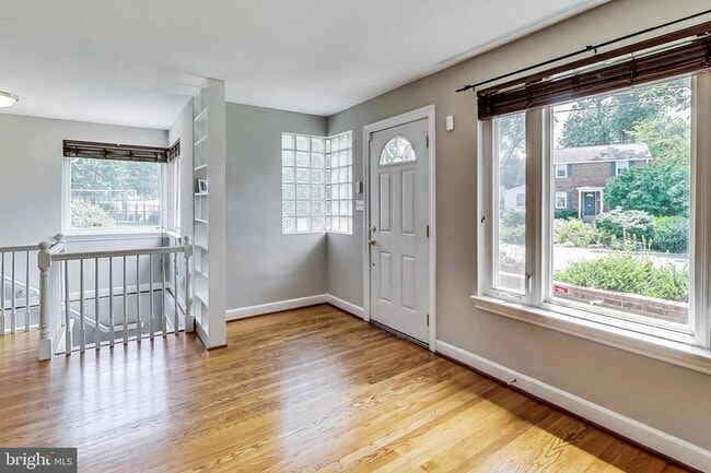 Photo - 8617 Lynbrook Dr