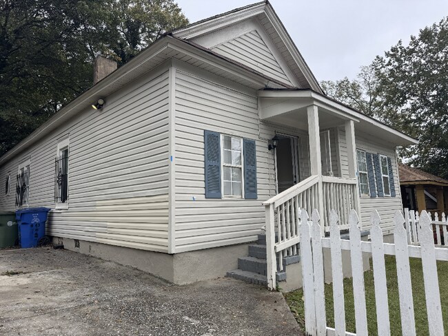 Photo - 43 Booker St NW