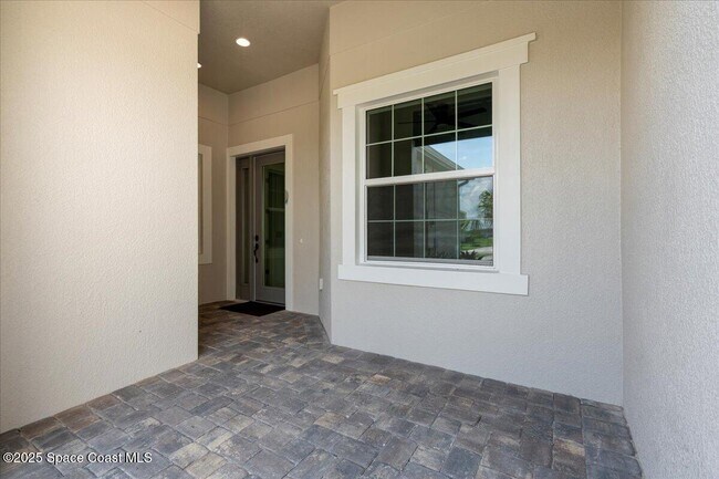 Photo - 7794 Cache Crk Ln