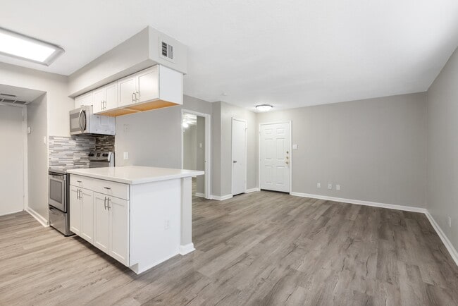 Photo - 2750 Holly Hall St
