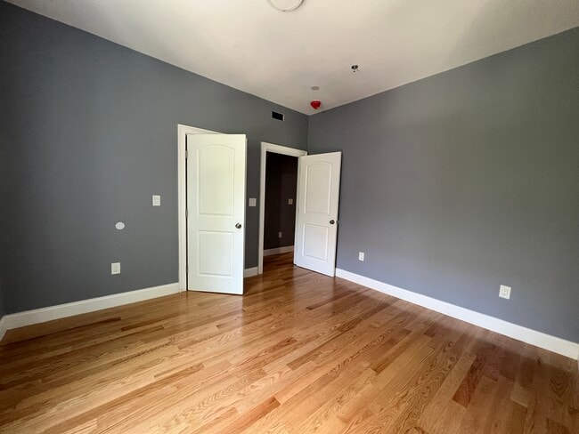 Building Photo - 341 Cambridge St Unit 2 Rental