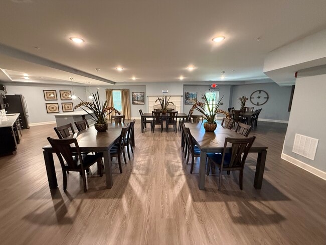 Photo - Kelleytown Senior