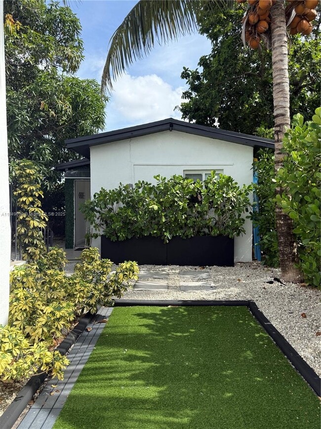 Building Photo - 2230 NW 6th St Rental