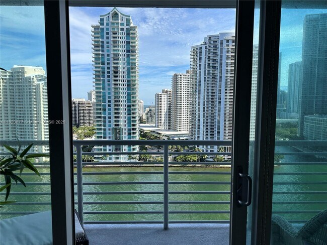Building Photo - 325 S Biscayne Blvd Unit 2119 Rental