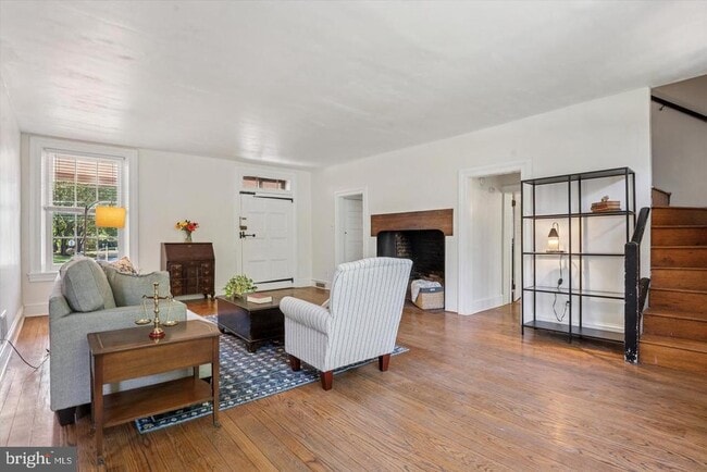 Photo - 547 Concord Rd