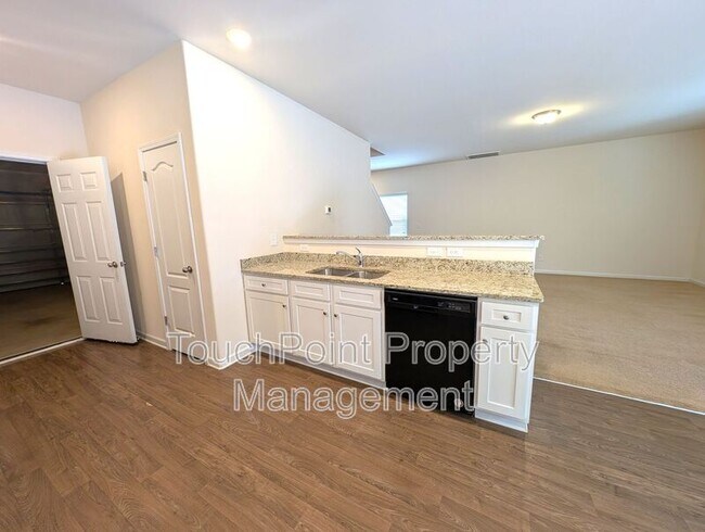 Photo - 8321 Kneller St