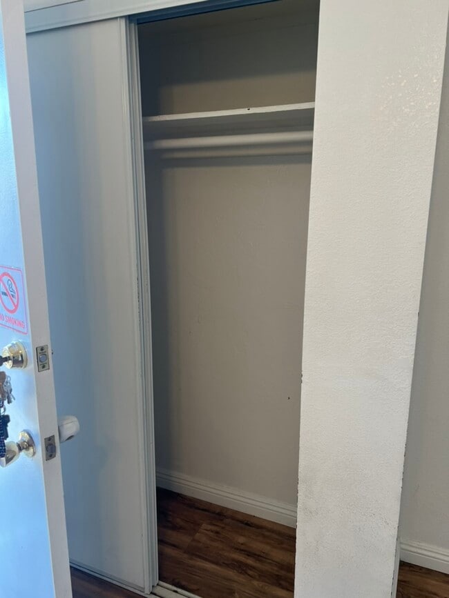 Photo - 3041 1/2 franklin Unidad 3041 half