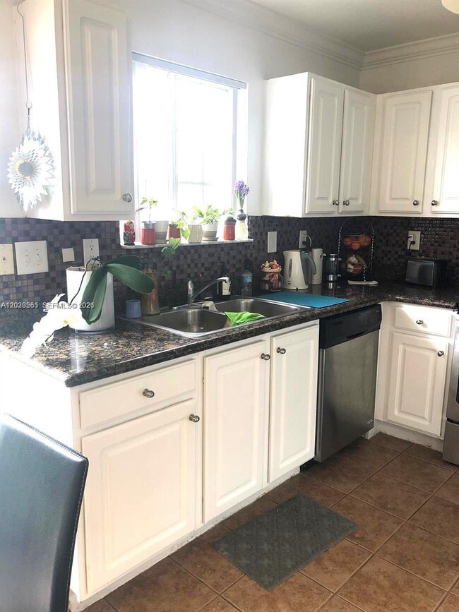 Photo - 2036 NE 167th St