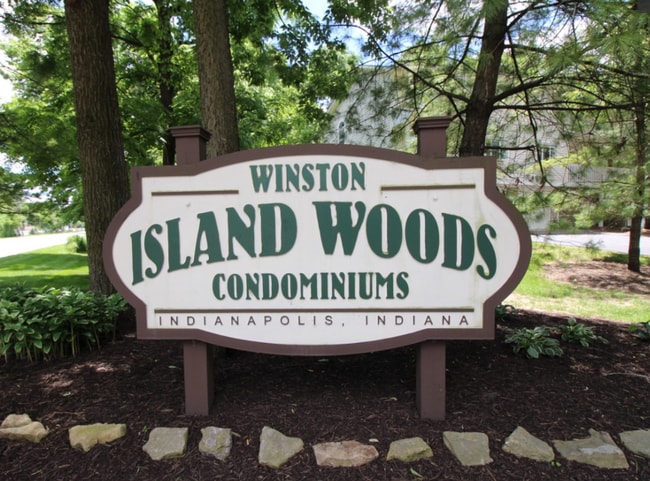 Photo - 1111 Island Woods Dr