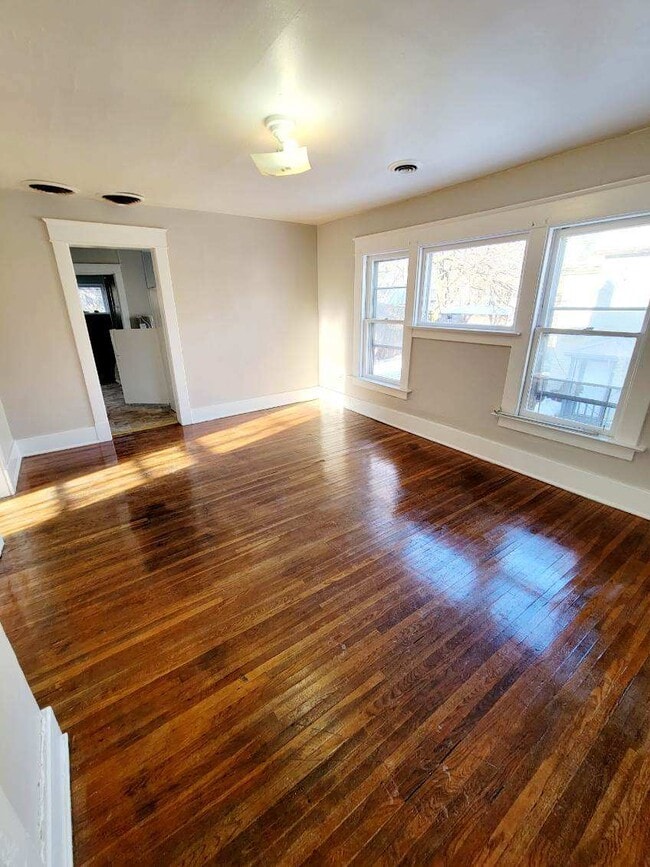 Photo - 424 Poplar St