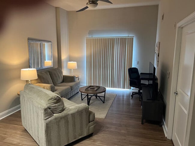 Building Photo - 3920 Sharon Rd Unit ID1344160P