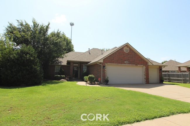 Building Photo - 2808 Stonebrook Ln