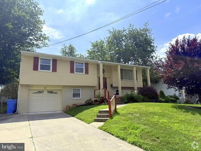 Building Photo - 11 Knollwood Dr Rental
