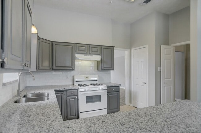 Photo - 17030 Spruce Run Dr