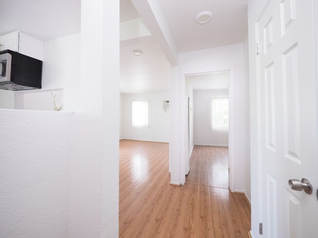 Photo - 3042 Livonia Ave