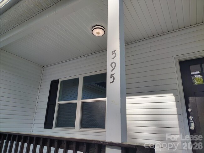 Photo - 595 Foxwood Dr SE
