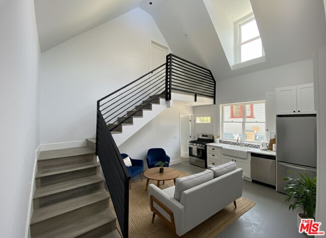 Photo - 1301 W 22nd St Unidad 1301