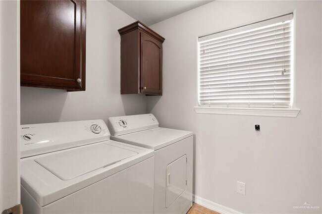 Photo - 12 S 48th Ln