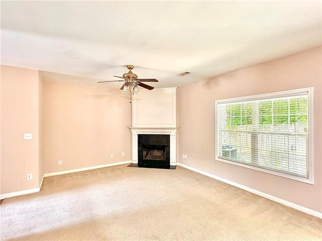 Photo - 370 Creek Manor Way