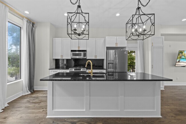 Building Photo - 2300 Union St Unit 2300G Rental