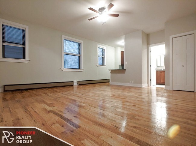 Photo - 635 W Barry Ave Unit 101