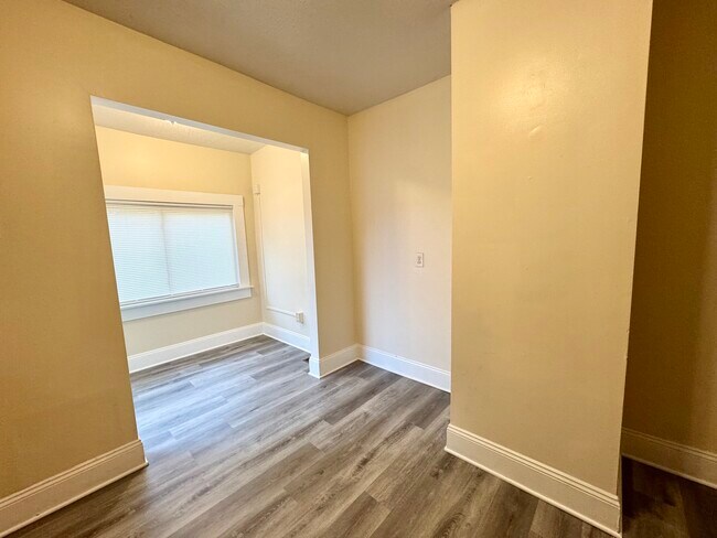 Photo - 2442 16th St NE