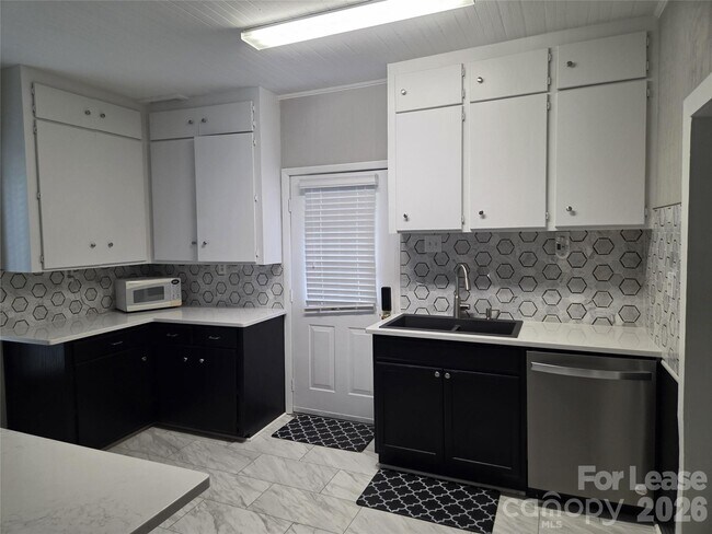 Photo - 238 S Main St