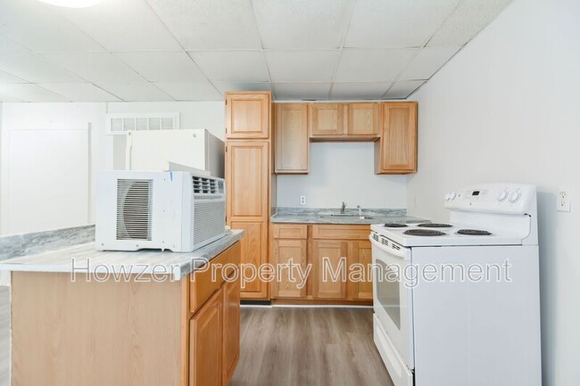 Building Photo - 109 Green St Unit 3