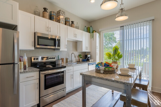 1BR, 1BA - Kitchen