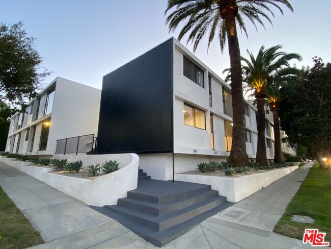 Building Photo - 9500 W Olympic Blvd Unit 106 Rental