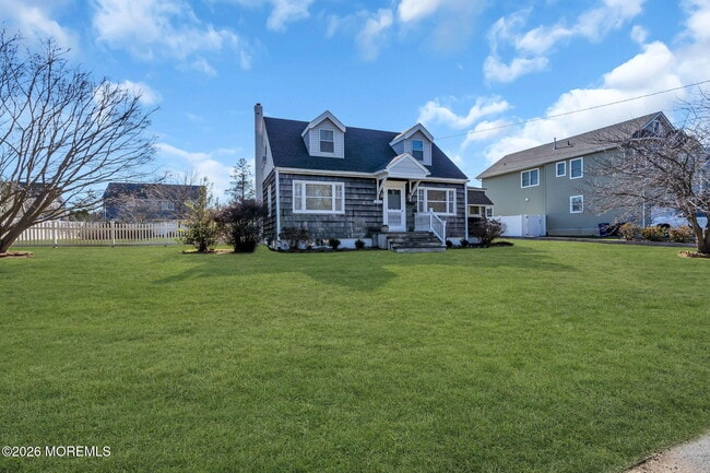 Photo - 633 Agnes Ave