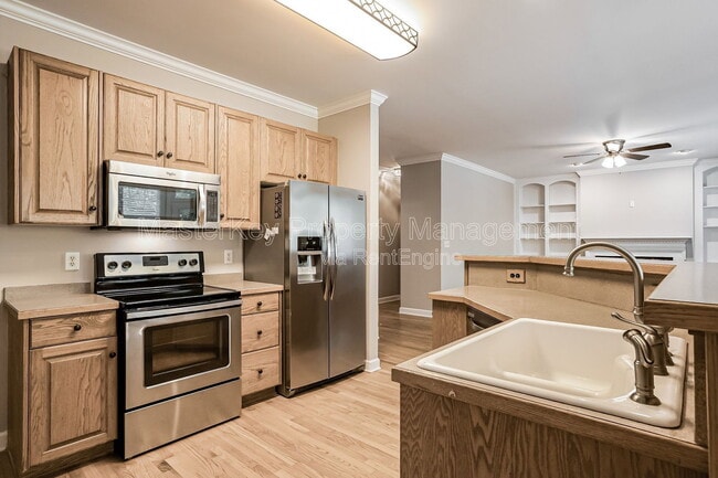 Photo - 2304 Knoll Ridge Ln