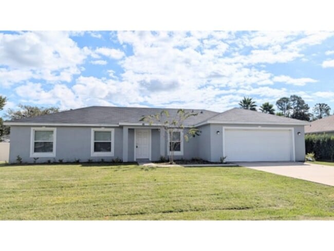 Building Photo - Spacious 4 Bedroom Newer House Available N...