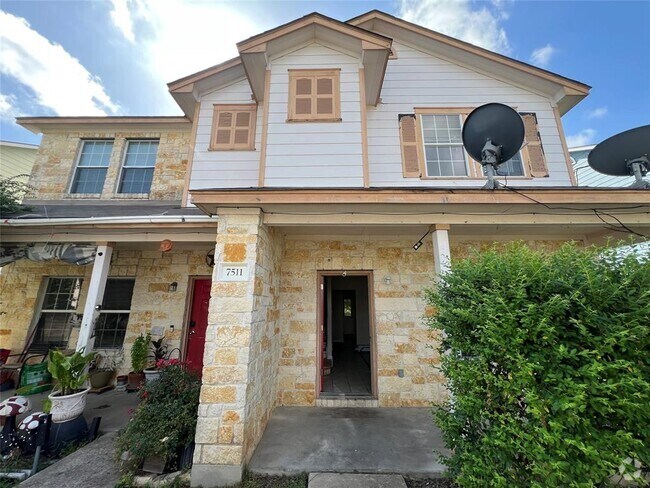 Building Photo - 7511 Lazy Creek Dr Rental