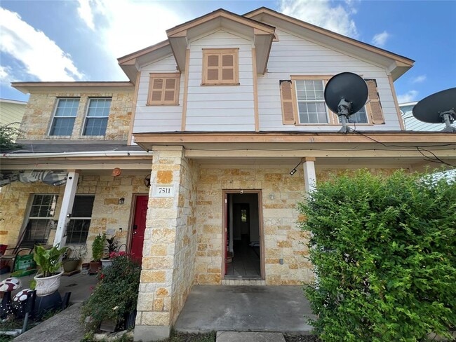Building Photo - 7511 Lazy Creek Dr Rental