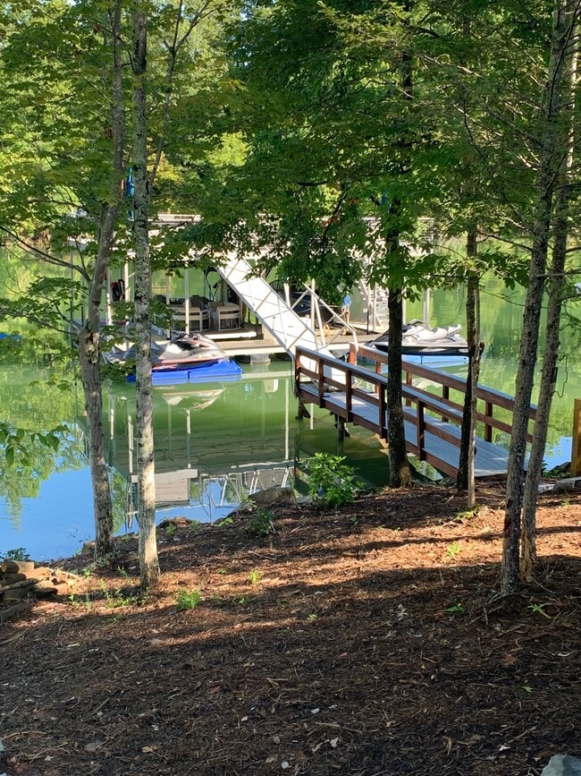 117 Bayshore Dr