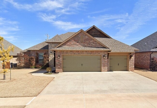 Building Photo - Beautiful 4 bed, 2 bath WITH an Office in Mustang Schools