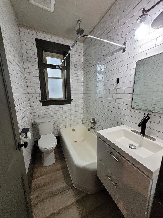 Photo - 14 W Court St Unit 7