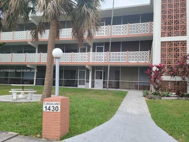 Building Photo - 1430 NE 170th St Unit 221