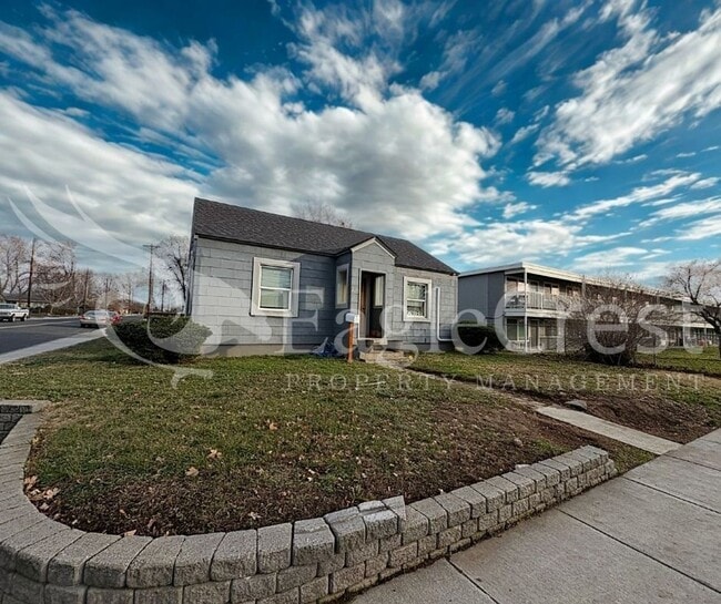 Photo - 236NCOLLEGE Unit B