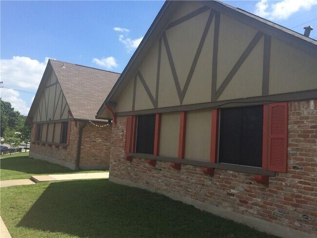 Photo - 7208 Creekside Dr