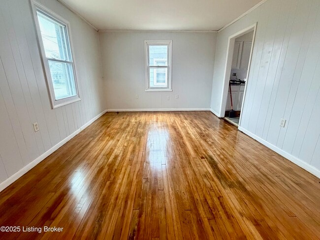 Photo - 1906 Hand Ave