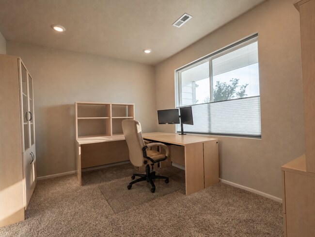 Photo - Astonishing 3 Bed/3.5 Bath Tri Level Townhome.   Must see to believe!!