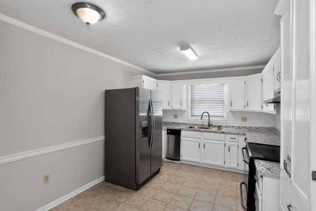 Photo - Charming 2BR Condo in Calhoun Unit LABS 104 Montclair Dr - 60961347428