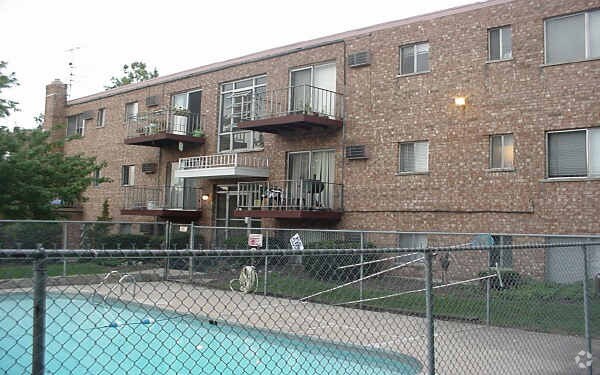 Glen Forest Apartments - Glen Forest Apartments